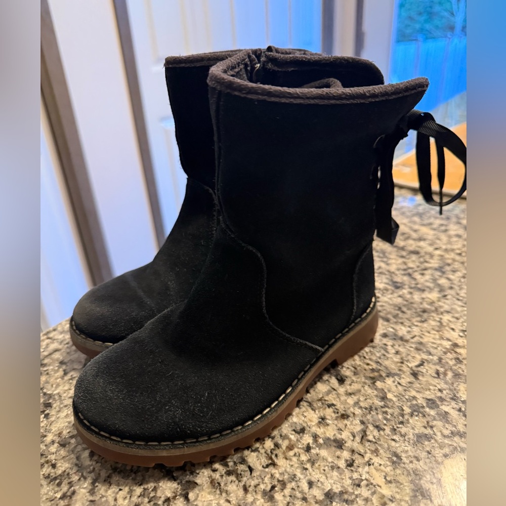 Girls size 13 suede UGG boots